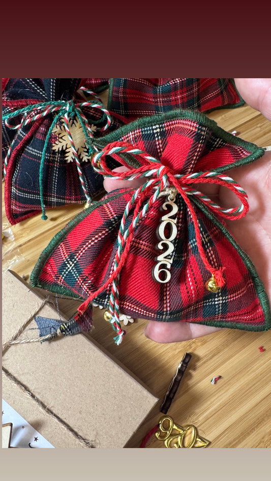 Γούρι/Στολίδι Με Άνθη Μεσογειακής Λεβάντας & Ξύλινο 2026