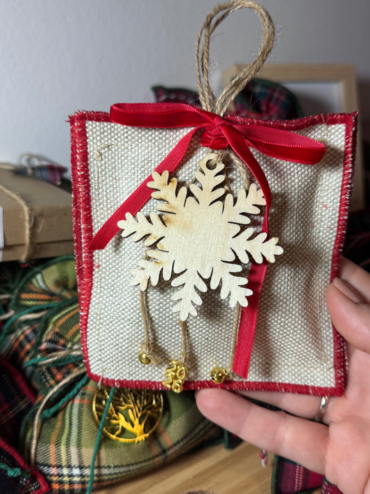 Στολίδι Με Άνθη Μεσογειακής Λεβάντας & Ξύλινο Διακοσμητικό